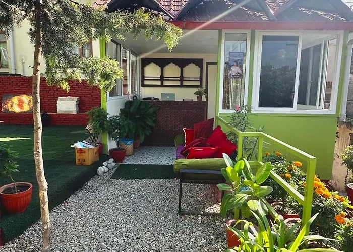 Fireflies Retreat Home- Yoga, Sound Healing & Coworking In Kathamndu ホテル