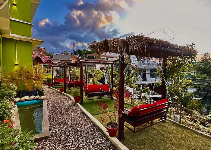 Hotel Fireflies Retreat Home- Yoga, Sound Healing & Coworking In Kathamndu Katmandou