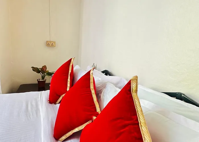Hotel Fireflies Retreat Home- Yoga, Sound Healing & Coworking In Kathamndu