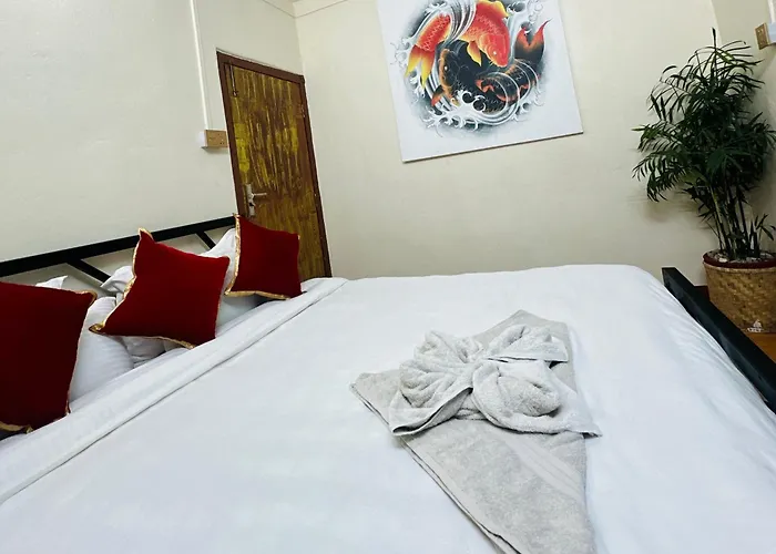 ホテル Fireflies Retreat Home- Yoga, Sound Healing & Coworking In Kathamndu *