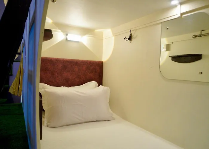 Hotel Fireflies Retreat Home- Yoga, Sound Healing & Coworking In Kathamndu Katmandou